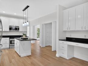 14 Pinehill Rd, Framingham MA 01701