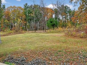 14 Pinehill Rd, Framingham MA 01701