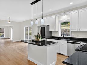 14 Pinehill Rd, Framingham MA 01701