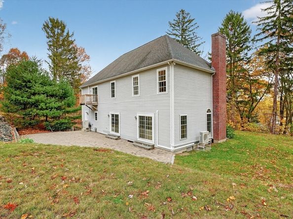 14 Pinehill Rd, Framingham MA 01701