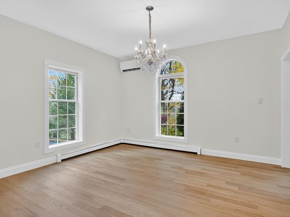 14 Pinehill Rd, Framingham MA 01701