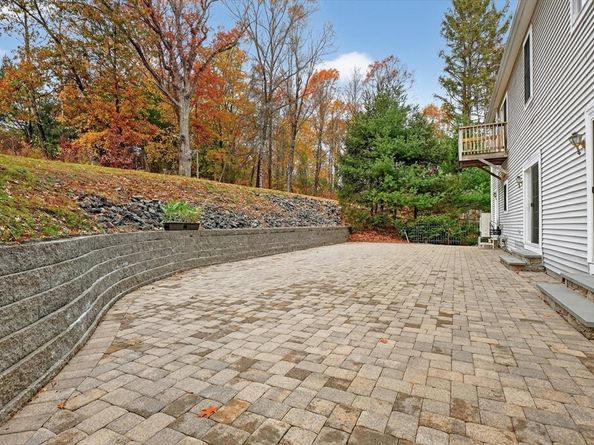 14 Pinehill Rd, Framingham MA 01701