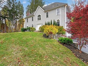 14 Pinehill Rd, Framingham MA 01701