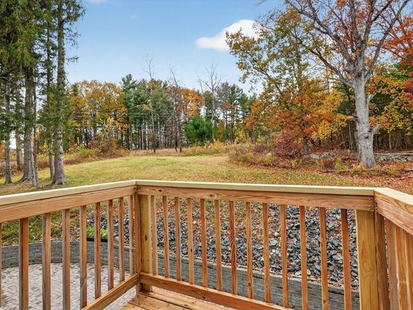 14 Pinehill Rd, Framingham MA 01701