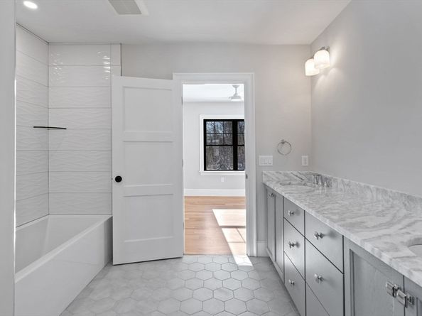 17 Whisper Way, Hopkinton MA 01748