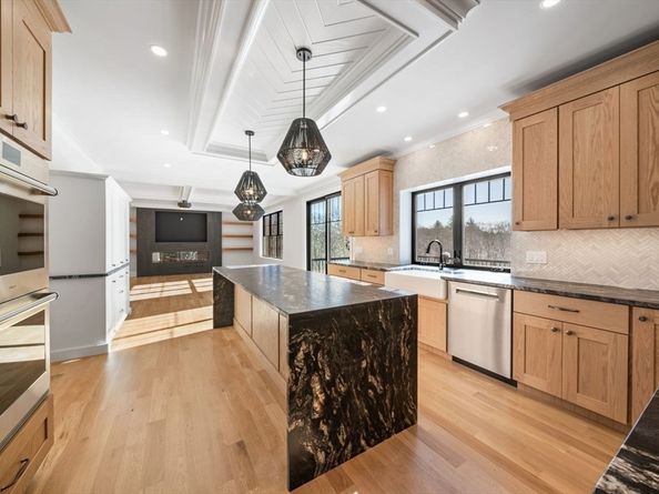 17 Whisper Way, Hopkinton MA 01748