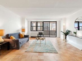 2 Hawthorne Pl 11M, Boston MA 02114
