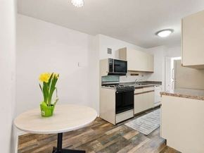 2 Hawthorne Pl 11M, Boston MA 02114