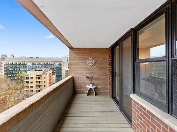 2 Hawthorne Pl 11M, Boston MA 02114