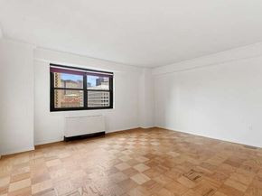 2 Hawthorne Pl 11M, Boston MA 02114