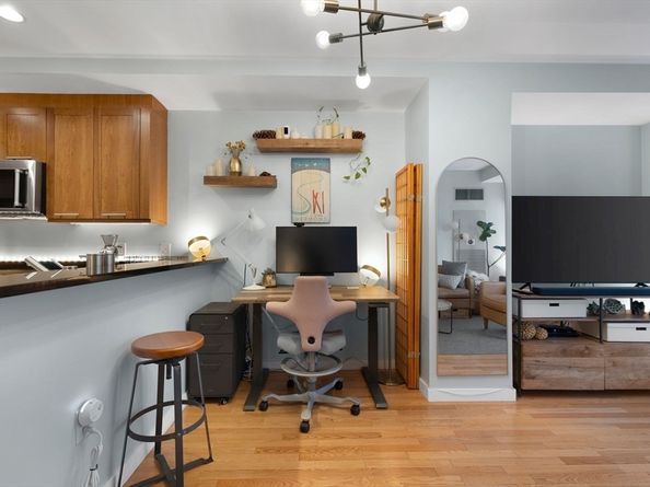 80 Broad St 306, Boston MA 02110