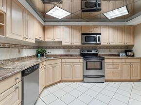 65 Lake Ave 1008, Worcester MA 01604