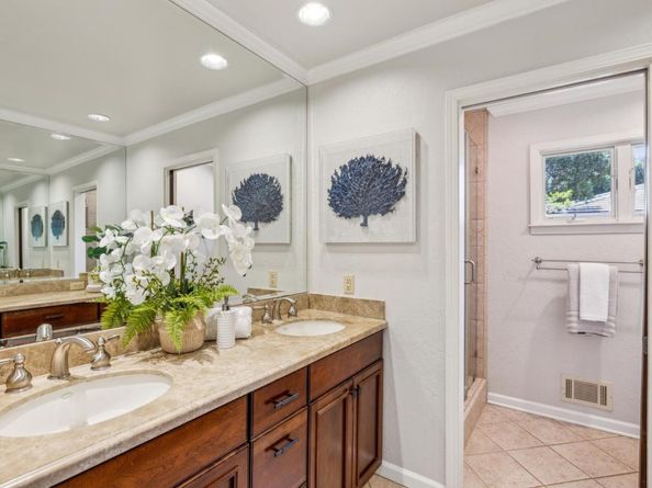19661 Saratoga Los Gatos Road, Saratoga CA 95070