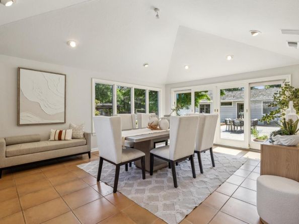 19661 Saratoga Los Gatos Road, Saratoga CA 95070