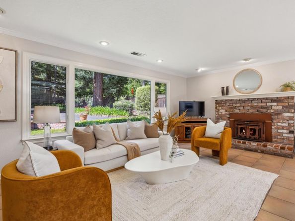 19661 Saratoga Los Gatos Road, Saratoga CA 95070