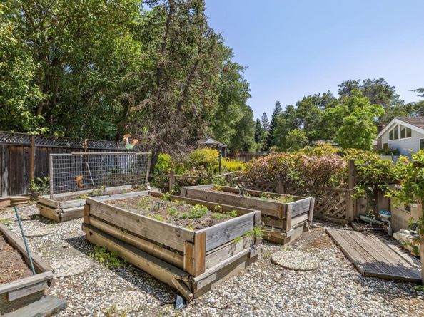 19661 Saratoga Los Gatos Road, Saratoga CA 95070