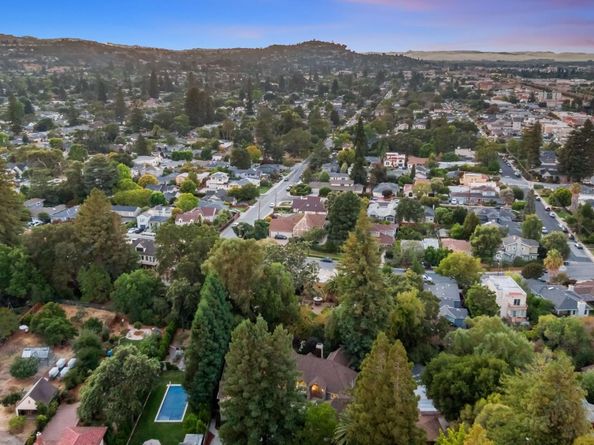 136 Finger Avenue, Redwood City CA 94062