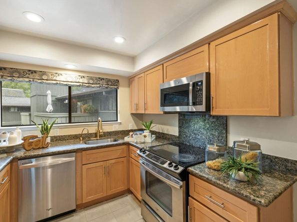 14355 Saratoga Avenue B, Saratoga CA 95070