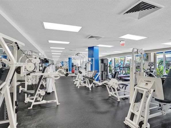 6051 N Ocean Dr PH5, Hollywood FL 33019