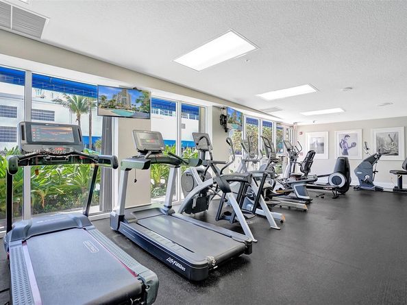 6051 N Ocean Dr PH5, Hollywood FL 33019