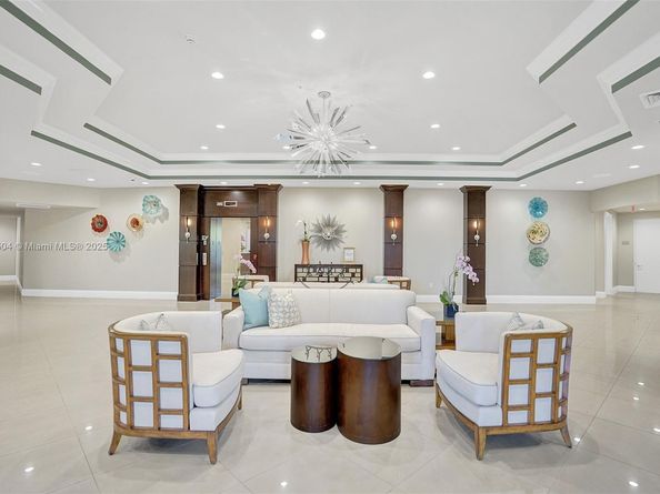 6051 N Ocean Dr PH5, Hollywood FL 33019