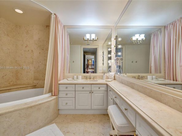 6051 N Ocean Dr PH5, Hollywood FL 33019