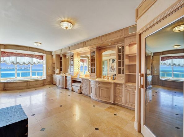 6051 N Ocean Dr PH5, Hollywood FL 33019