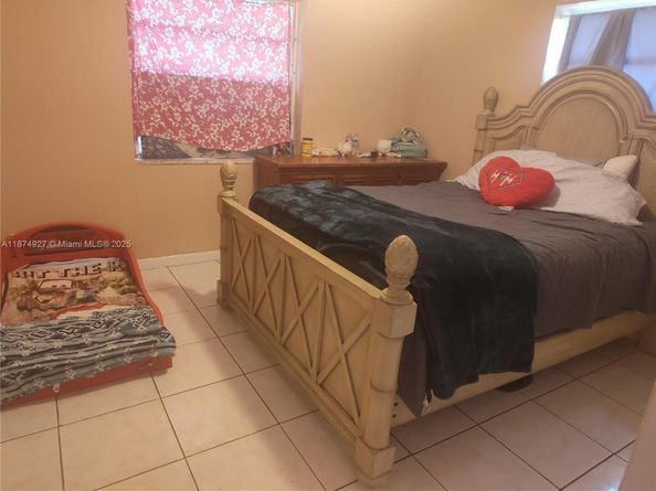 1938 NE 47th St, Pompano Beach FL 33064