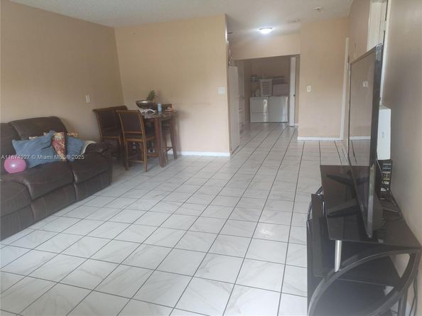 1938 NE 47th St, Pompano Beach FL 33064