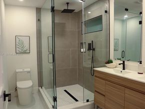 930 NE 163rd St, North Miami Beach FL 33162