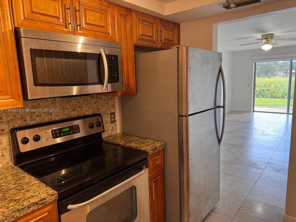 2471 SW 82nd Ave 108, Davie FL 33324