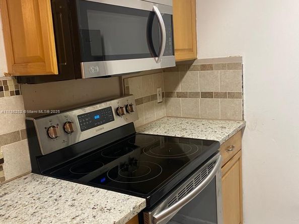 15 Crossings Cir A, Boynton Beach FL 33435