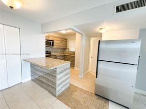 8840 Fontainebleau Blvd 402, Miami FL 33172
