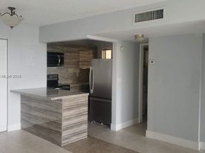 8840 Fontainebleau Blvd 402, Miami FL 33172