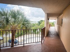8840 Fontainebleau Blvd 402, Miami FL 33172