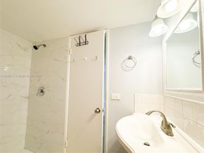 8840 Fontainebleau Blvd 402, Miami FL 33172