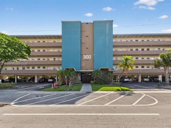 300 NE 14th Ave 505, Hallandale Beach FL 33009