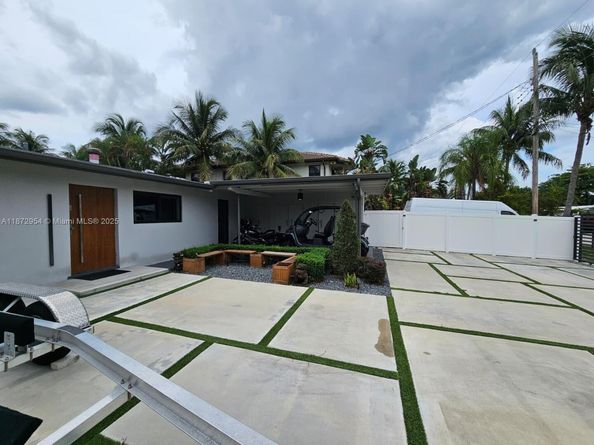 2543 Gulfstream Ln, Fort Lauderdale FL 33312