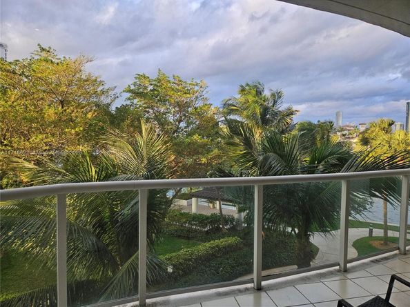 4000 Island Blvd WSTE3, Aventura FL 33160