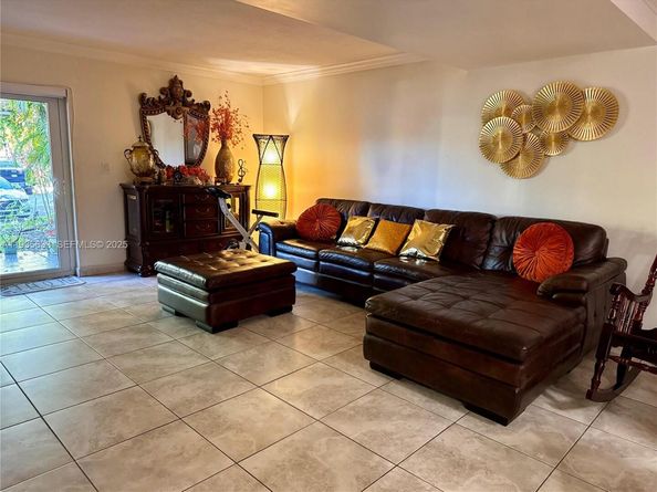 9353 Fontainebleau Blvd A106, Miami FL 33172