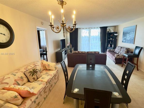 427 Golden Isles Dr 8A, Hallandale Beach FL 33009