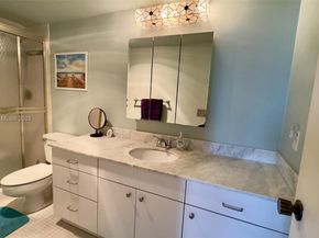 427 Golden Isles Dr 8A, Hallandale Beach FL 33009