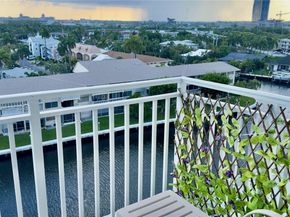 427 Golden Isles Dr 8A, Hallandale Beach FL 33009