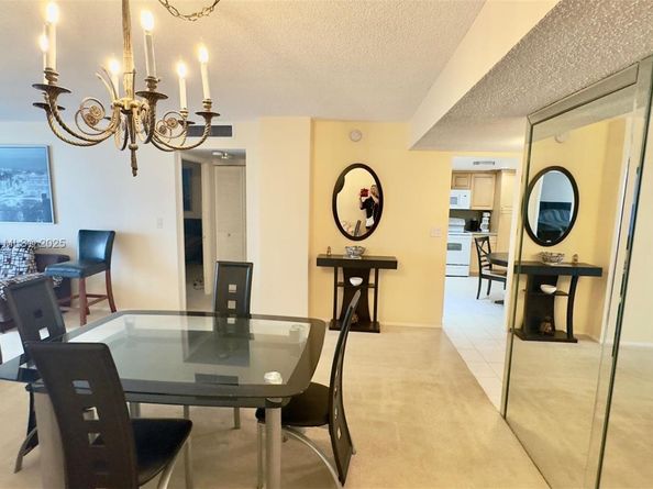 427 Golden Isles Dr 8A, Hallandale Beach FL 33009