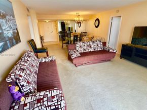 427 Golden Isles Dr 8A, Hallandale Beach FL 33009