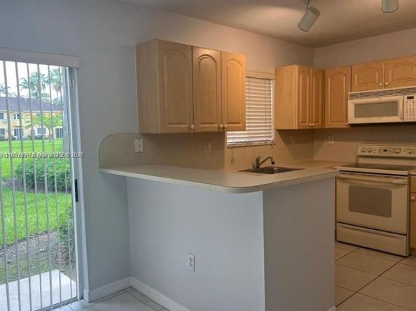 3395 NE 9th St 104, Homestead FL 33033