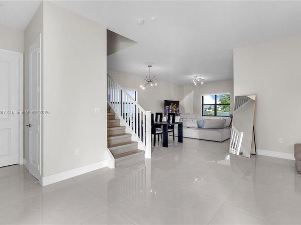 17571 SW 46th St, Miramar FL 33029