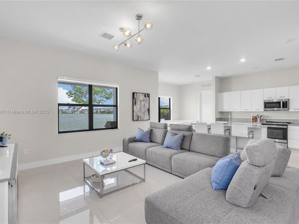 17571 SW 46th St, Miramar FL 33029
