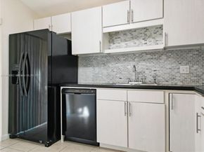 114 Essex Rd 136, Hollywood FL 33024
