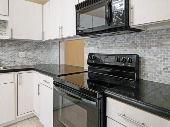 114 Essex Rd 136, Hollywood FL 33024